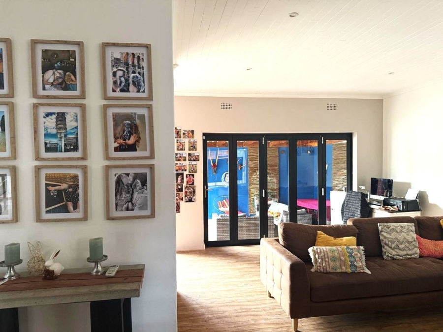 To Let 3 Bedroom Property for Rent in Safari Gardens North West